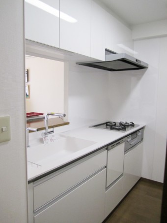 TOTO ザ・クラッソでデザイン性と機能性を兼ね備えたキッチンに TOTO ザ・クラッソでデザイン性と機能性を兼ね備えたキッチンに